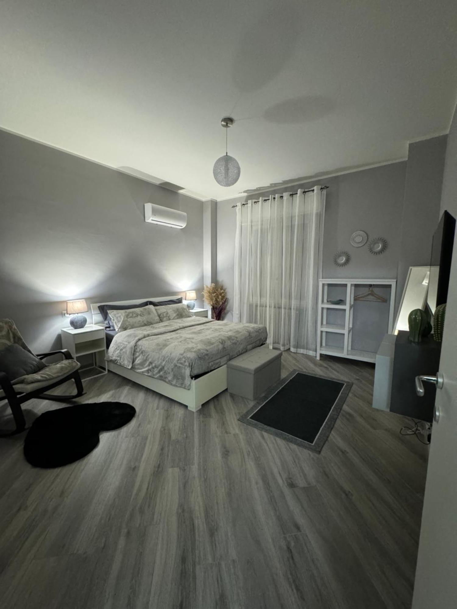 Apartament Trento House Zona Stazione Centro Storico Parma Zewnętrze zdjęcie